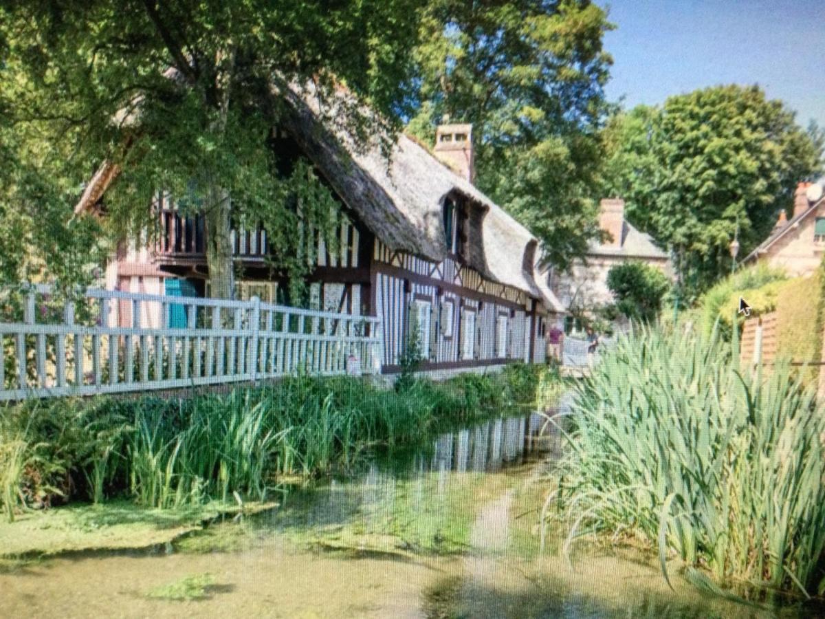 Le Clos-Masure De Beatrice Montreuil-en-Caux エクステリア 写真